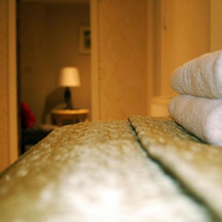 Le Bouchon Brasserie & Hotel Молдон Экстерьер фото