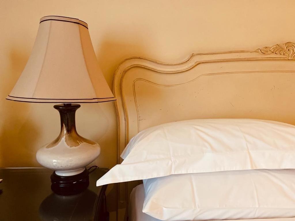 Le Bouchon Brasserie & Hotel Молдон Экстерьер фото