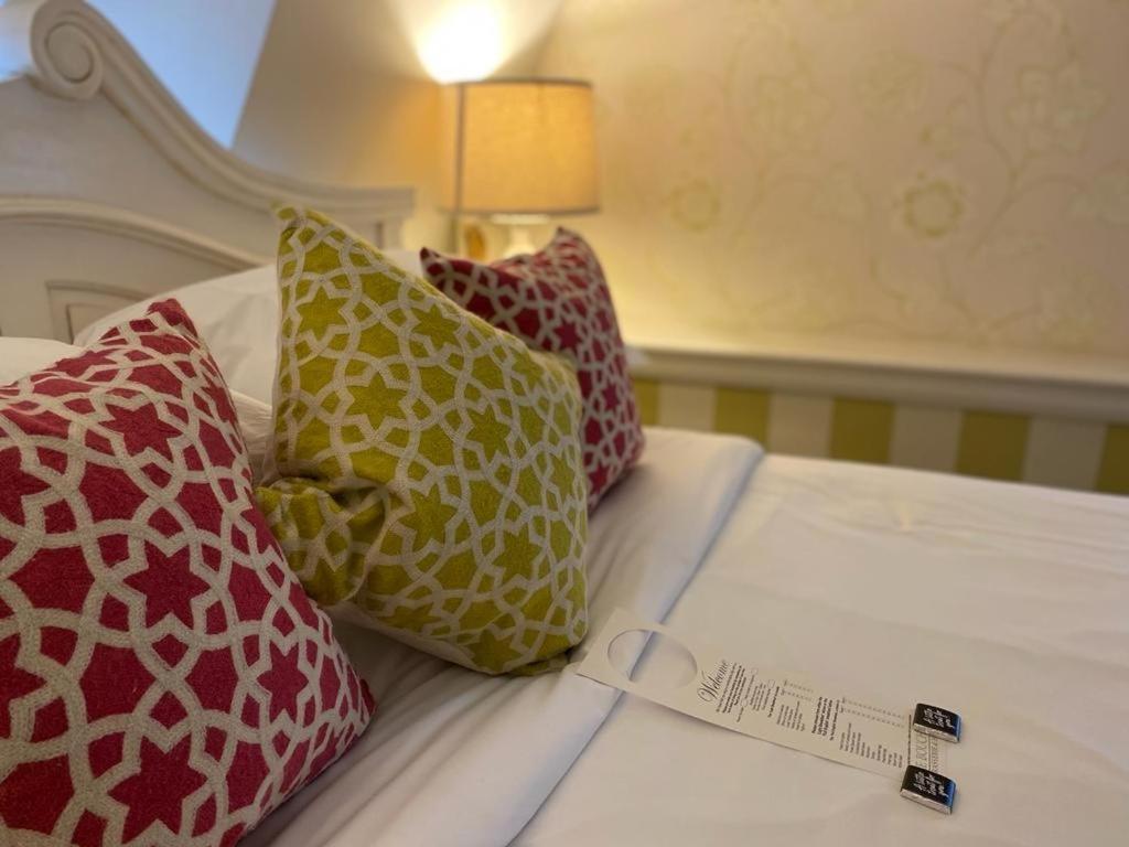 Le Bouchon Brasserie & Hotel Молдон Экстерьер фото