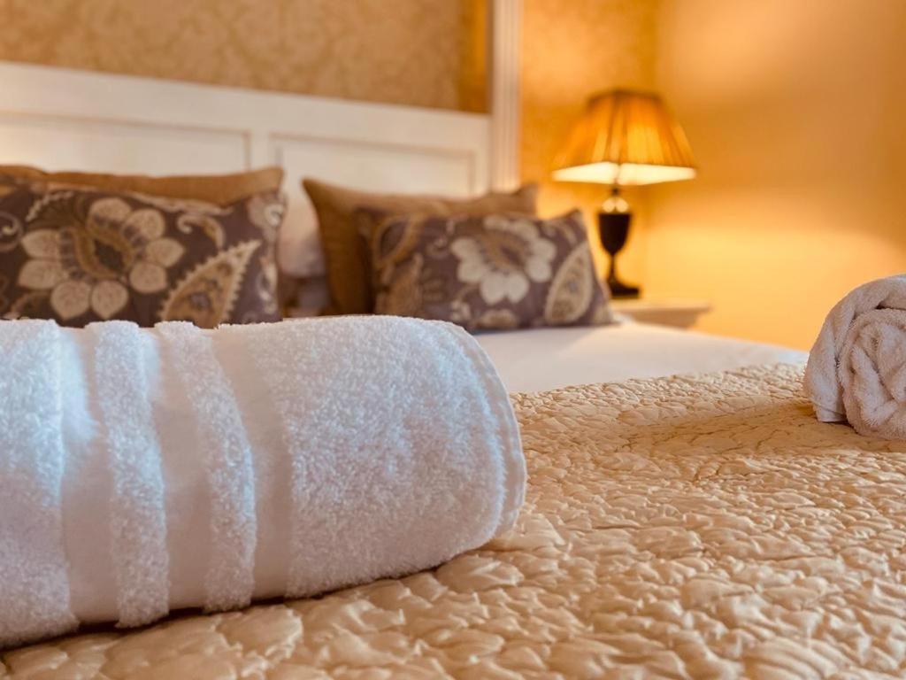 Le Bouchon Brasserie & Hotel Молдон Экстерьер фото