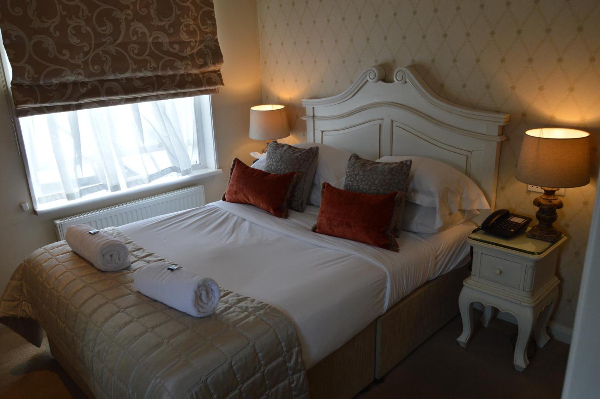 Le Bouchon Brasserie & Hotel Молдон Экстерьер фото