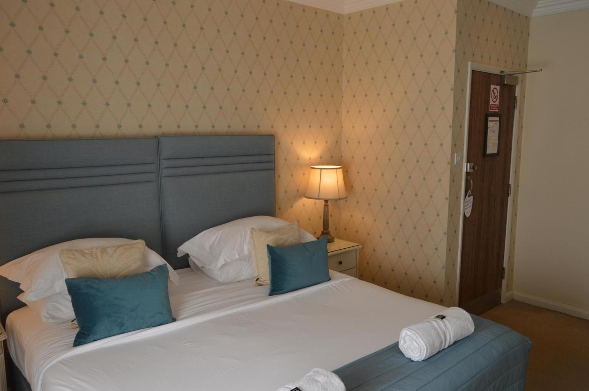 Le Bouchon Brasserie & Hotel Молдон Экстерьер фото